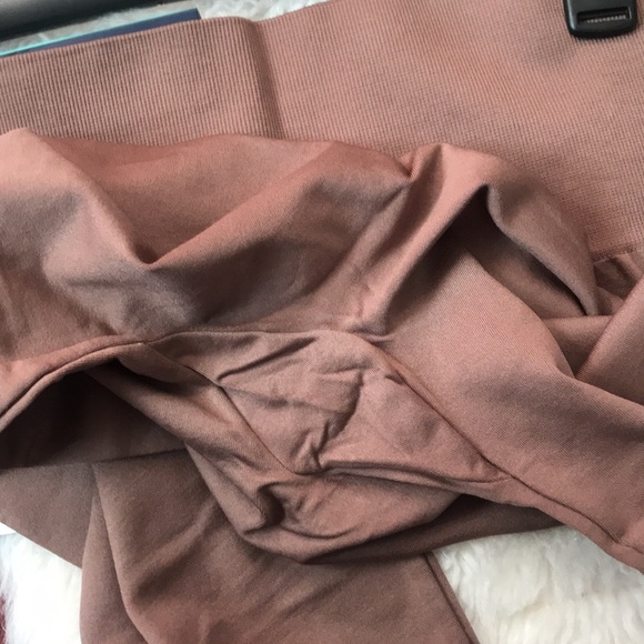 NWT One5One taupe laser cut capri leggings size XL or 1X - Picture 7 of 10